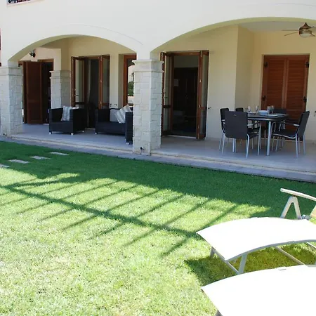 Apartman 3 Bedroom Atropos With Communal Pool, Aphrodite Hills Kúklia