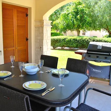 Apartman 3 Bedroom Atropos With Communal Pool, Aphrodite Hills Kúklia