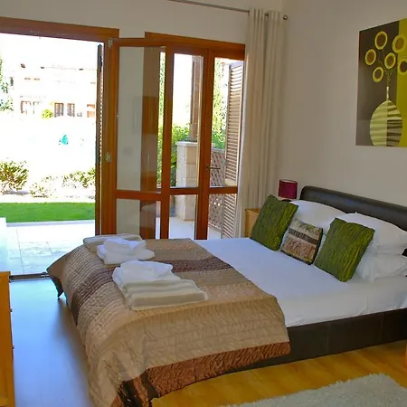 3 Bedroom Atropos With Communal Pool, Aphrodite Hills Kúklia