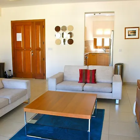 Apartman 3 Bedroom Atropos With Communal Pool, Aphrodite Hills