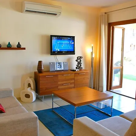 Appartement 3 Bedroom Atropos With Communal Pool, Aphrodite Hills Kouklia